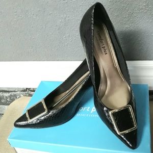 NWOT Snake Buckle Pump Shoes